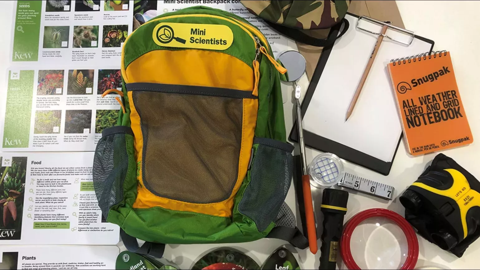 Mini Scientists Backpack © RBG Kew A backpack with scientific contents